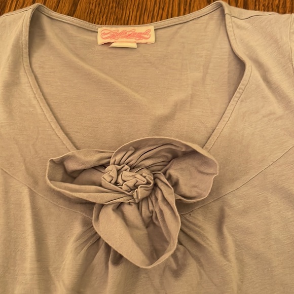 Light Grey Flower Top - Bella James from Anthropologie - Picture 1 of 6